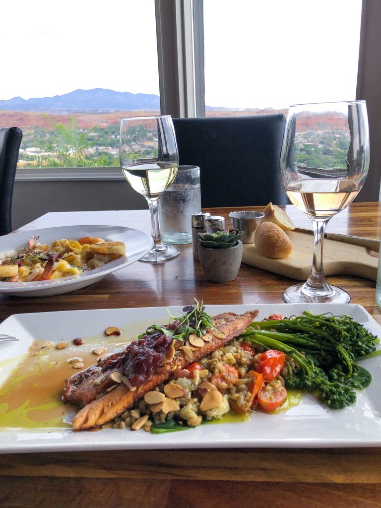 Cliffside St. George - The Rose Table